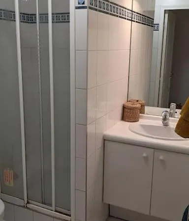 Studio Equipe De 25m2 Xxe Arrondissement 2 Places